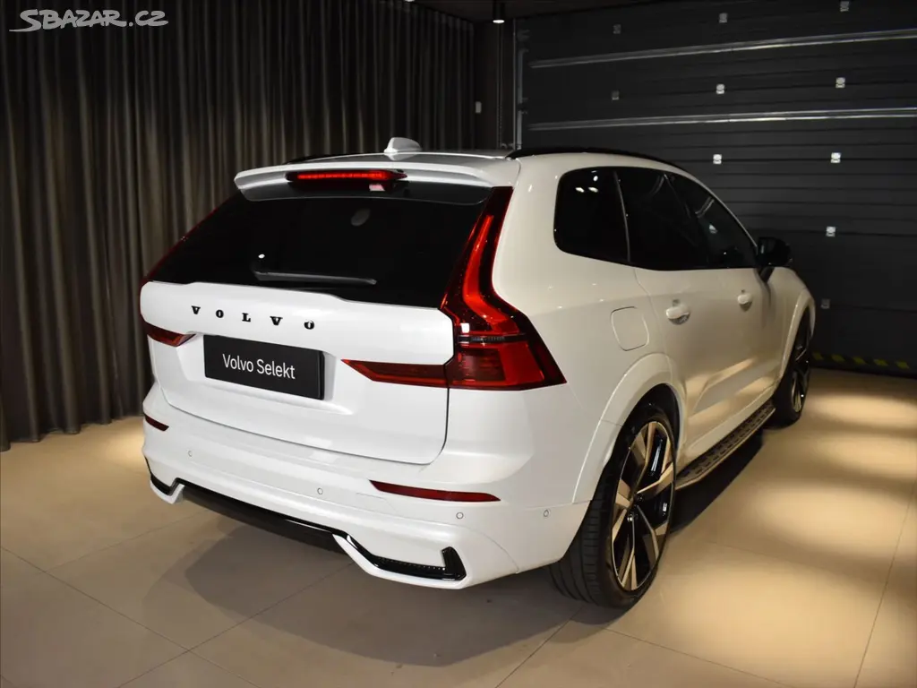 Volvo XC60, 2,0 T8 AWD Ultra B&W,masáže, - fotka 5