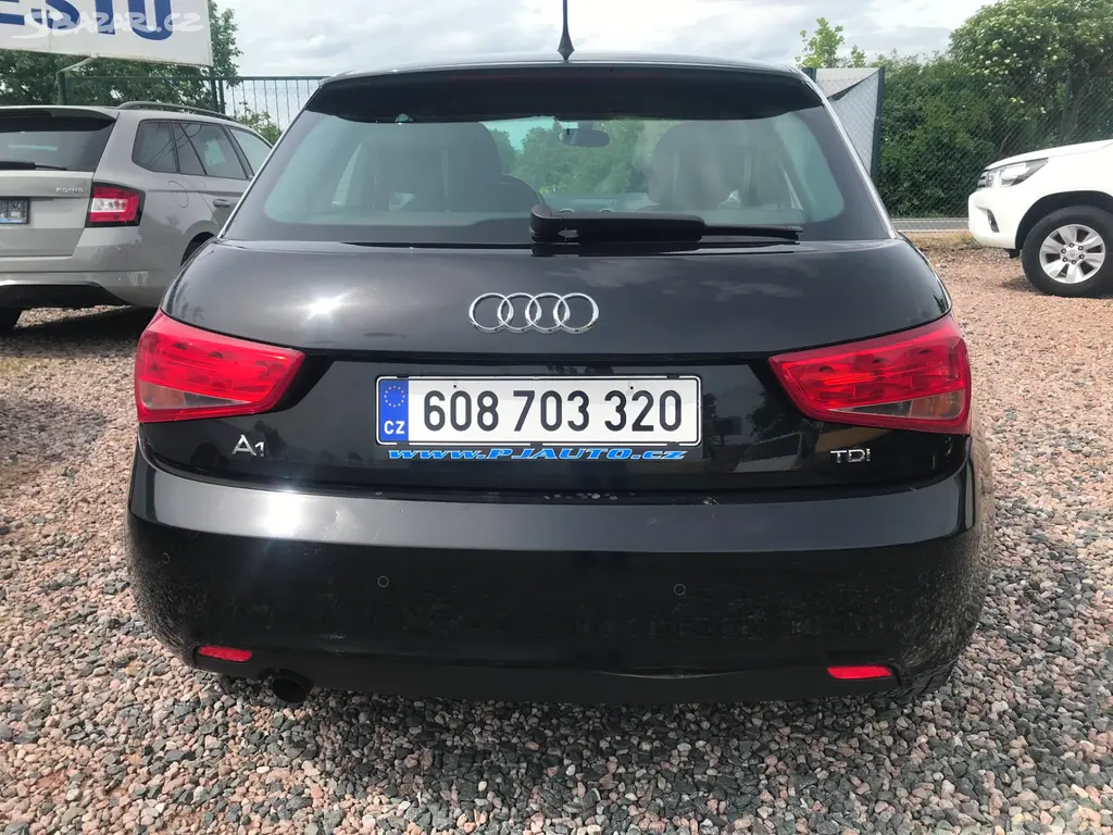 Audi A1, 1.6 TDI 66,KLIMA,ČR,KM... - fotka 6