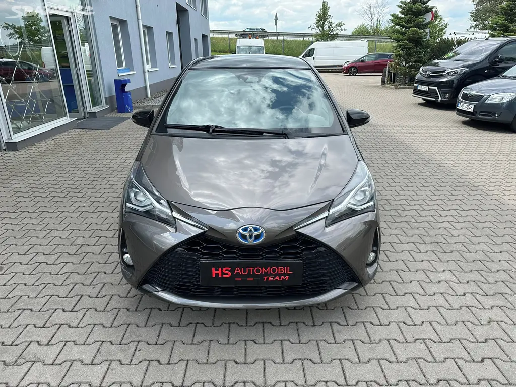 Toyota Yaris, 1,5i e-CVT Hybrid 74kW - fotka 3