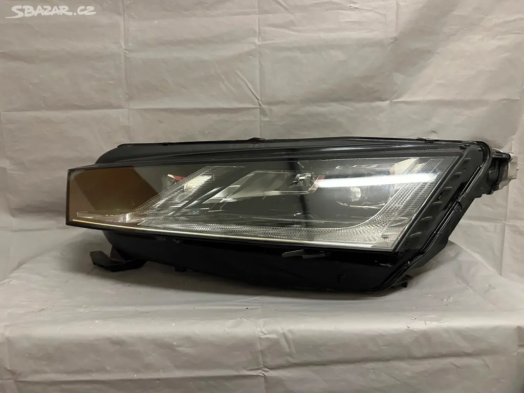 Škoda Octavia 4 full led světlo - fotka 5