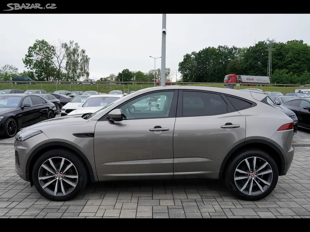 Jaguar E-Pace, D200 4WD R-Dynamic/Aut/LED/fac - fotka 3