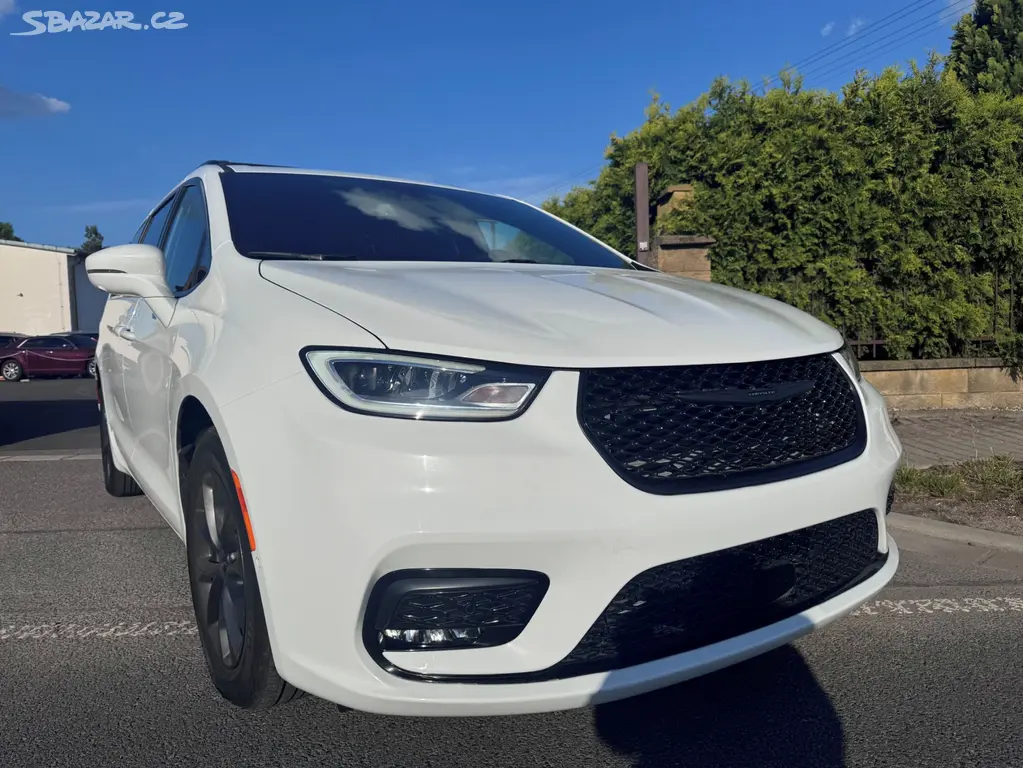 Chrysler Pacifica 3,6 RU Limited DVD Čočka 2021 - fotka 6