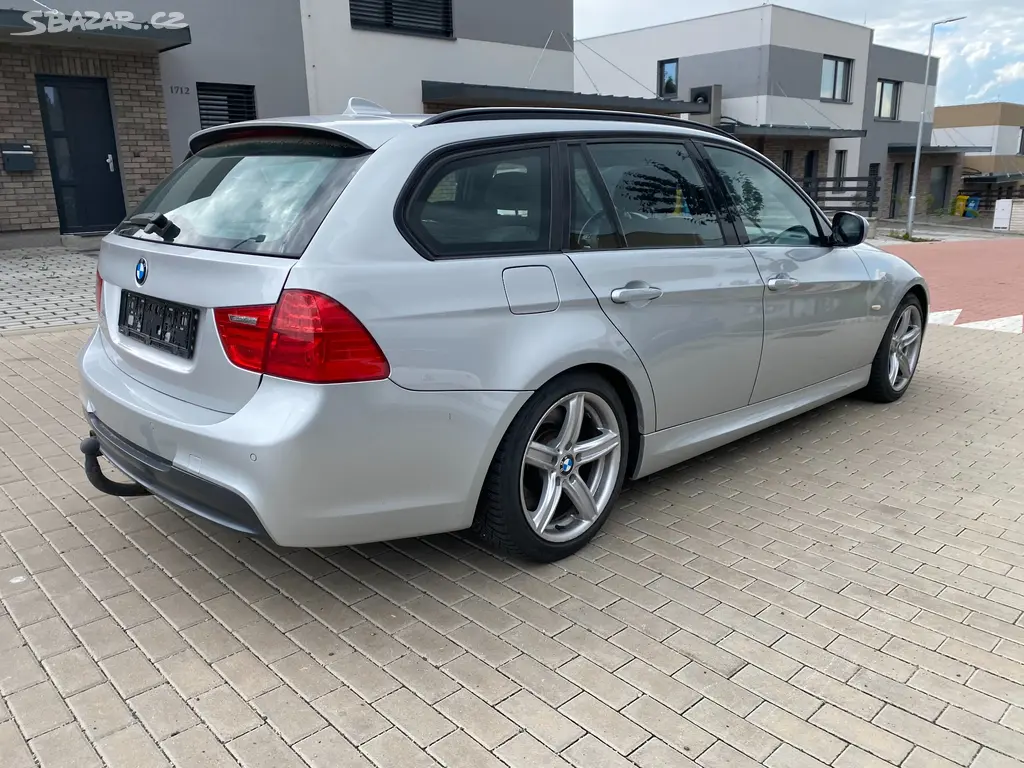 BMW 325d combi, 145 kW, M-paket, r. 2011, nová STK - fotka 6