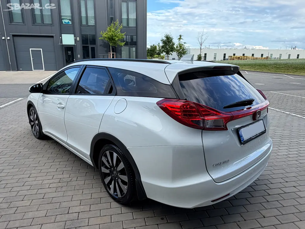 Honda Civic 1.6 i-DTEC 88KW,2016,Led,Kamera,ALU - fotka 4