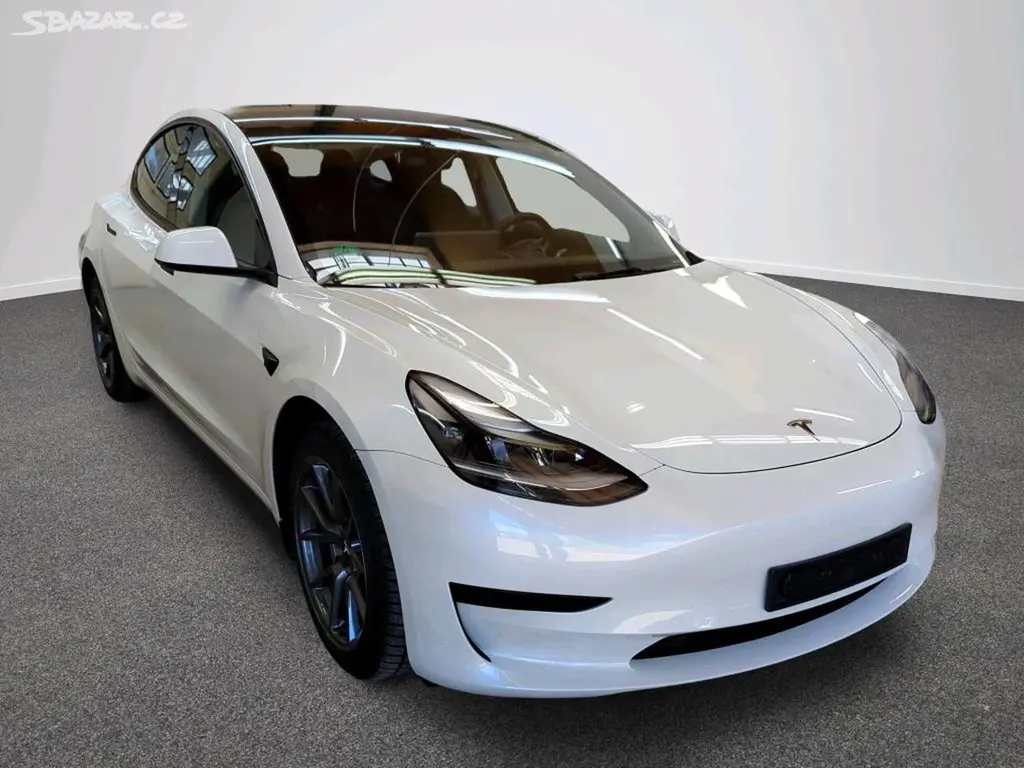 Tesla Model 3, STANDART RANGE 239kw SOH 94% - fotka 2
