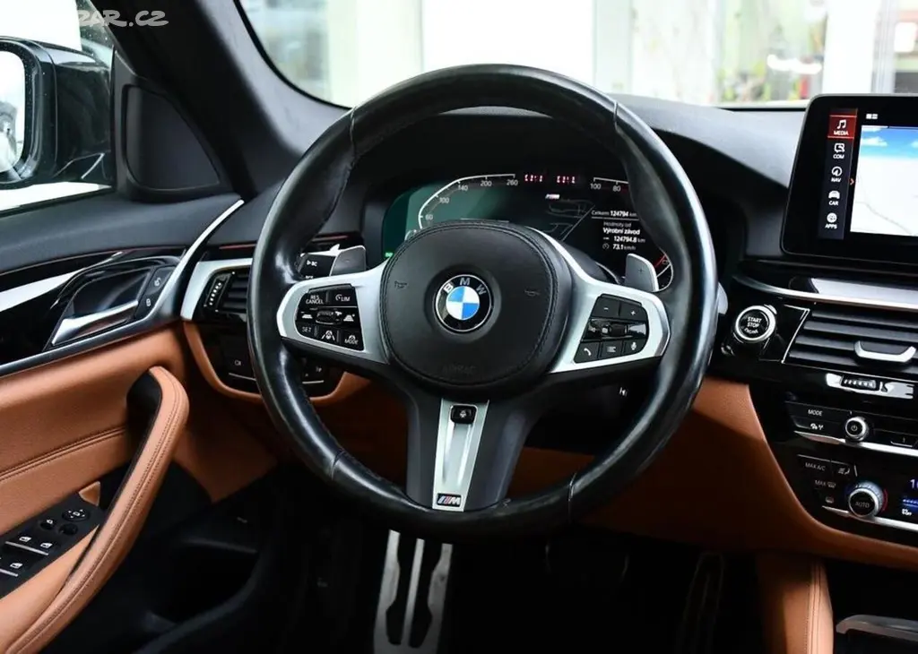 BMW Řada 5 530d xDrive M-SPORT K360 ČR 1M 210 kw - fotka 5