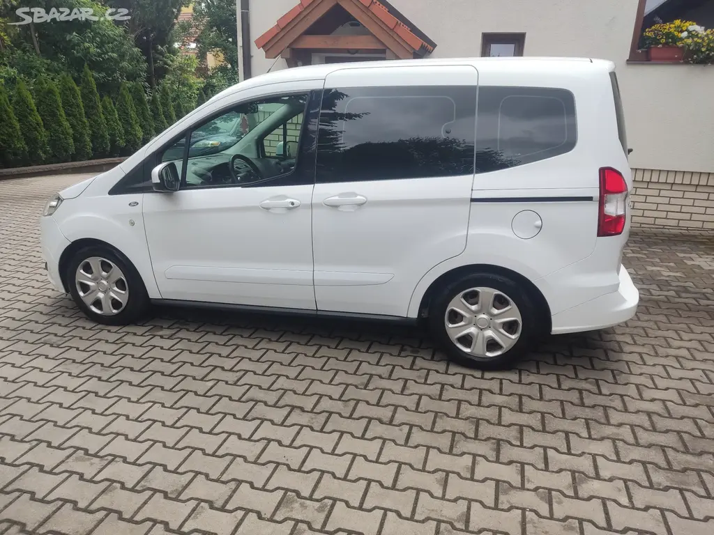 Ford Tourneo Courier 1.5 TDCi 55 kW diesel 12/2016 - fotka 4
