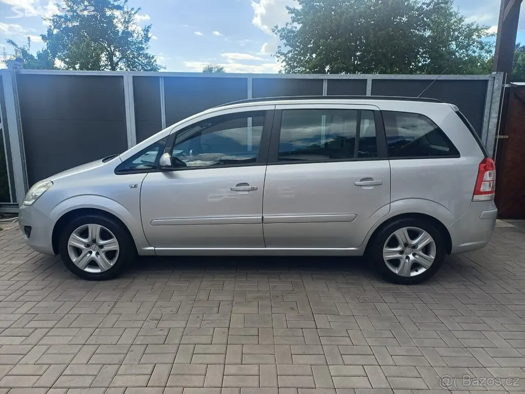 Opel Zafira 7 místné..Benzínová 1.8i LPG - fotka 5
