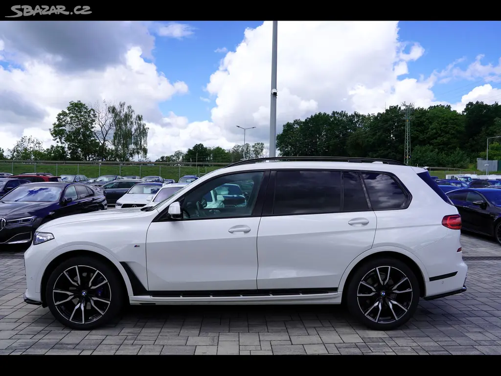 BMW X7, 40d xDrive/Mpaket/AT9/22"/340P - fotka 3