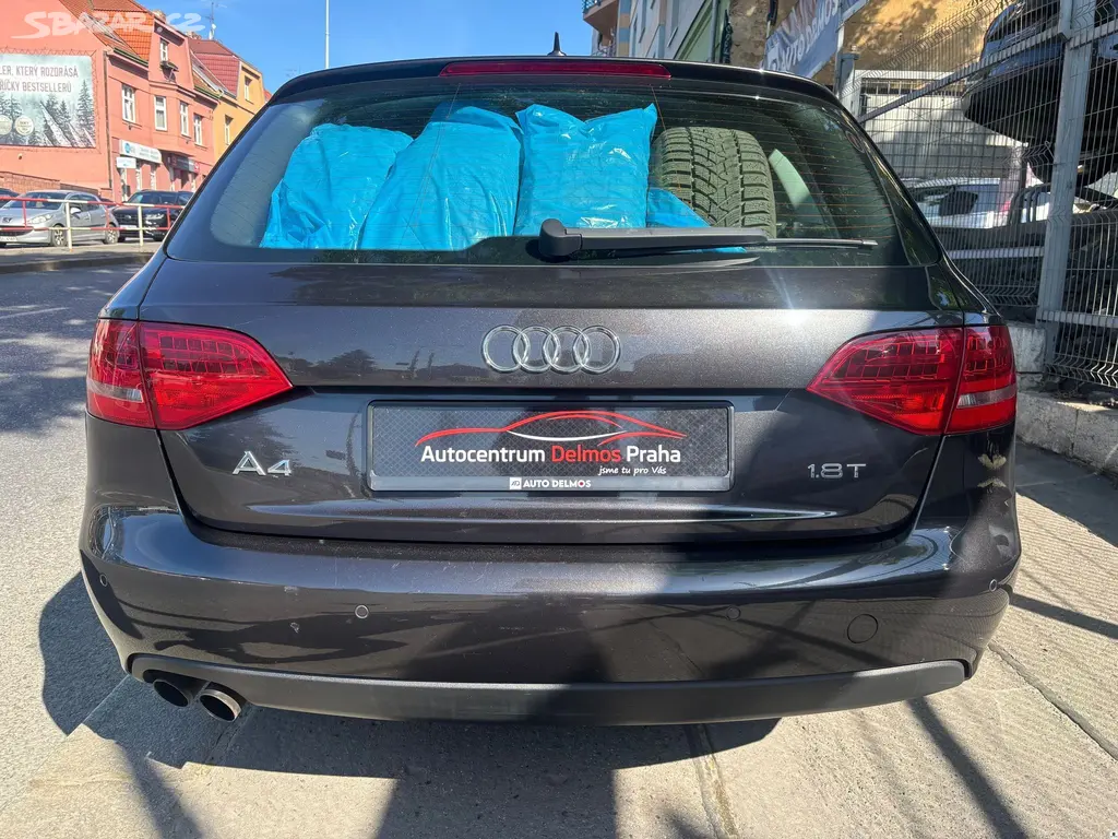 Audi A4, 1.8TSi/2010/S.KNIHA-MAN6-2.MAJ - fotka 4