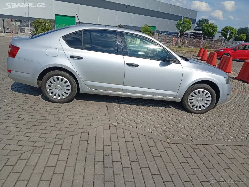 Škoda Octavia 1,8 3 šestirychlostní - benzin - fotka 3