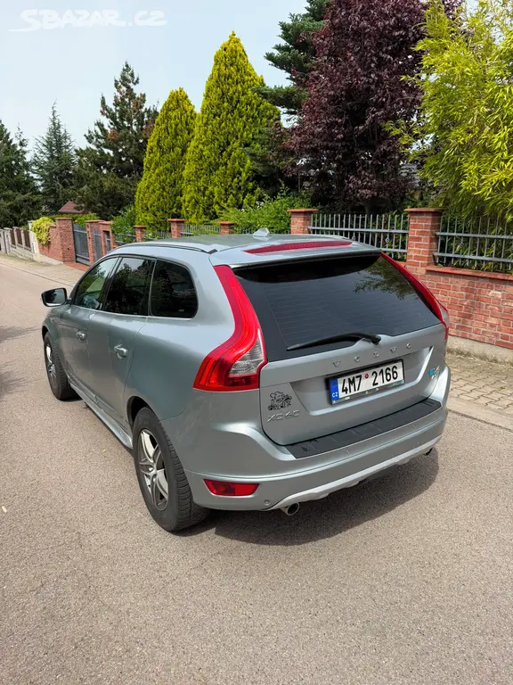 Volvo XC60 Ocean Race 2.4 D5 AWD, automat - fotka 2