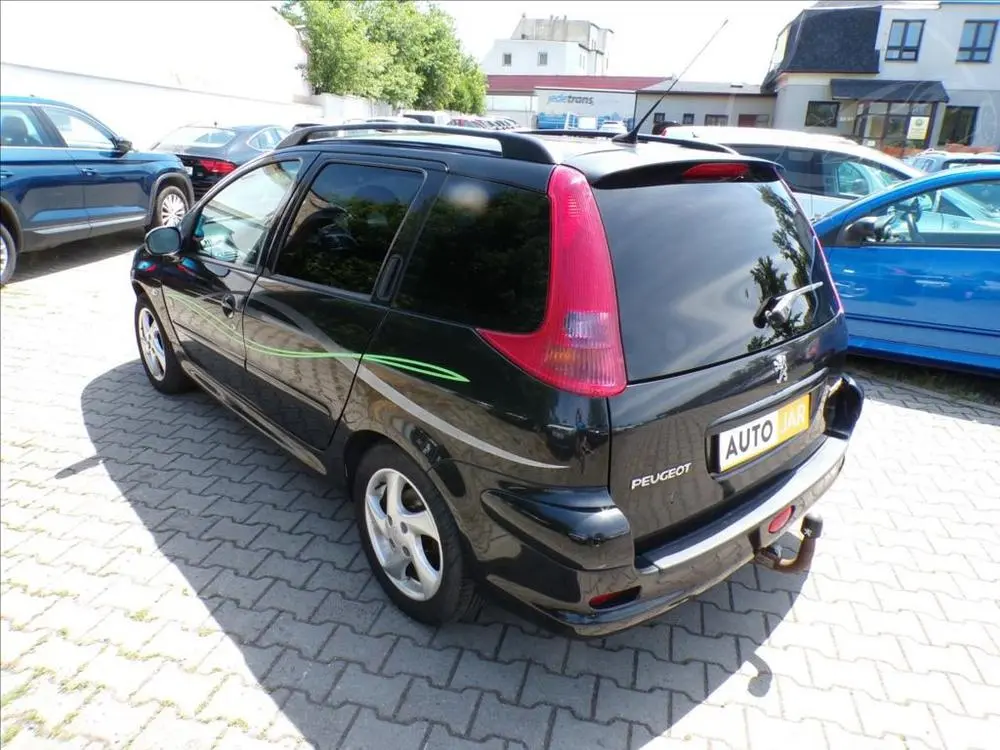 Peugeot 206 1,6 16V TAŽNÉ ZAŘÍZENÍ - fotka 3