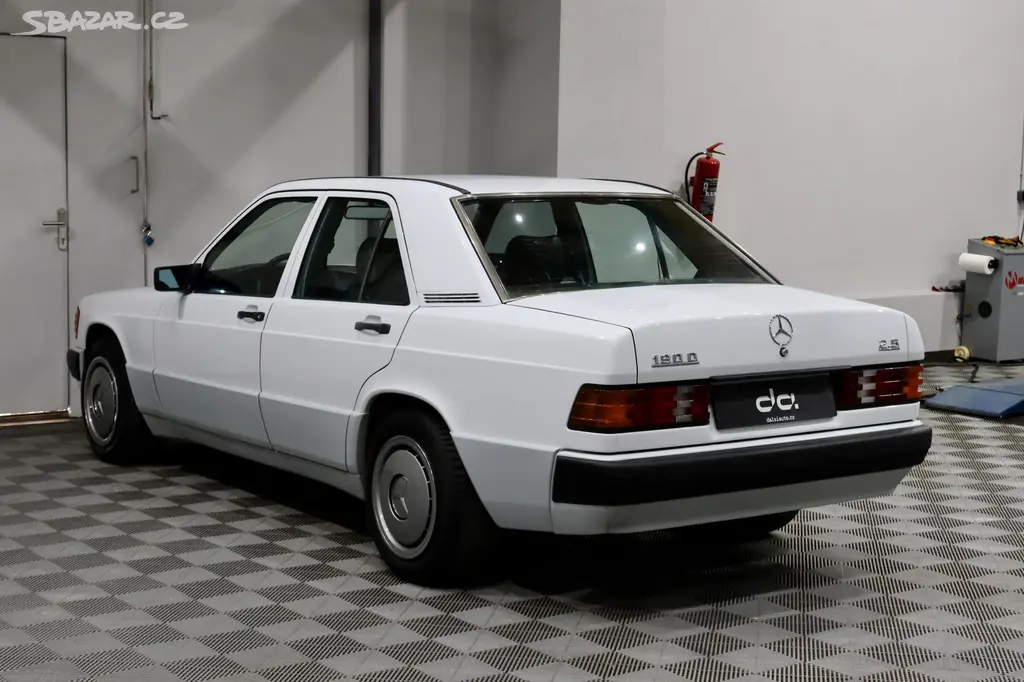 Mercedes-Benz 190, D 2.5 OM602 W201 - fotka 5