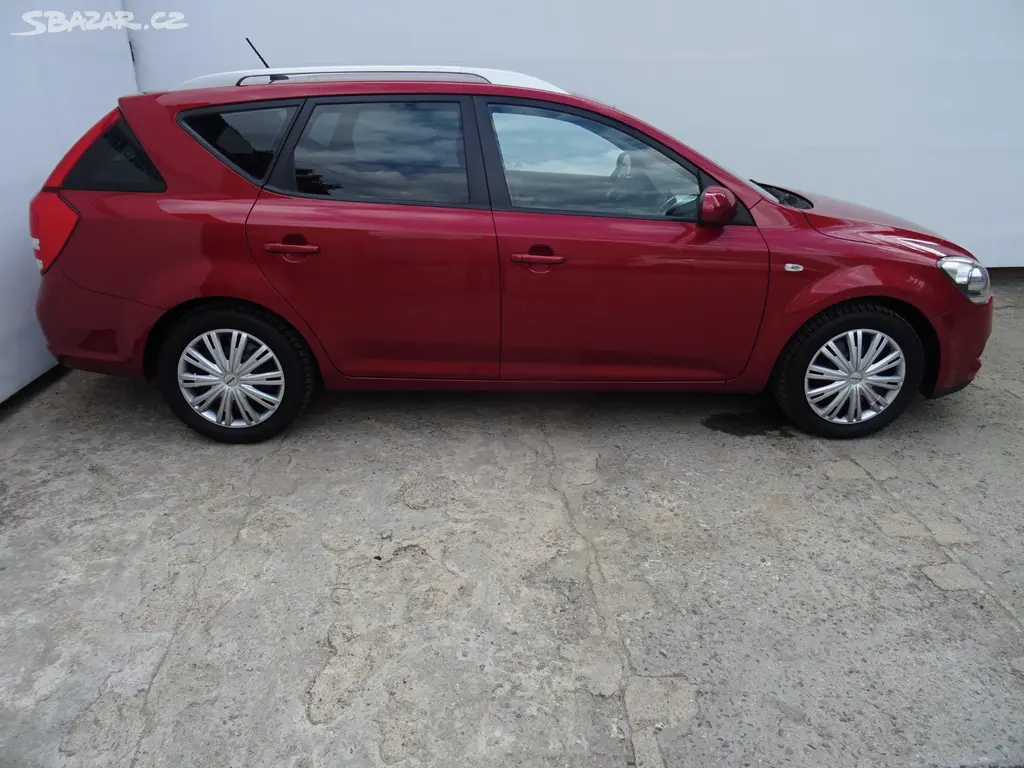 Kia Ceed 1.4i,66kW,s.kniha,klima - fotka 5