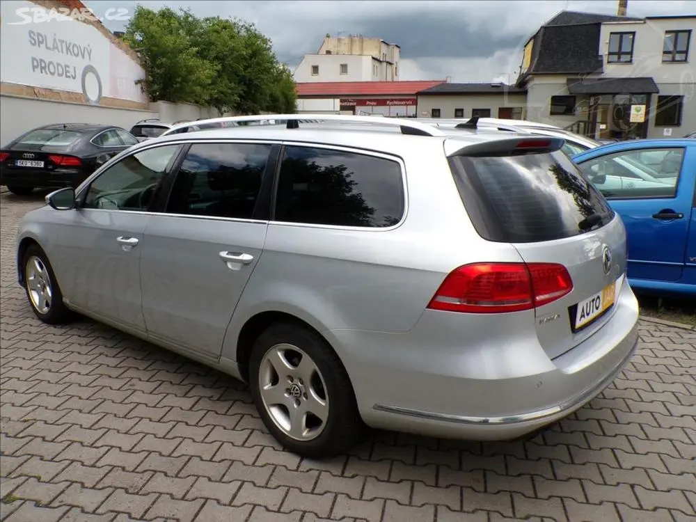 Volkswagen Passat 2,0 TDI AUTOMAT - fotka 4