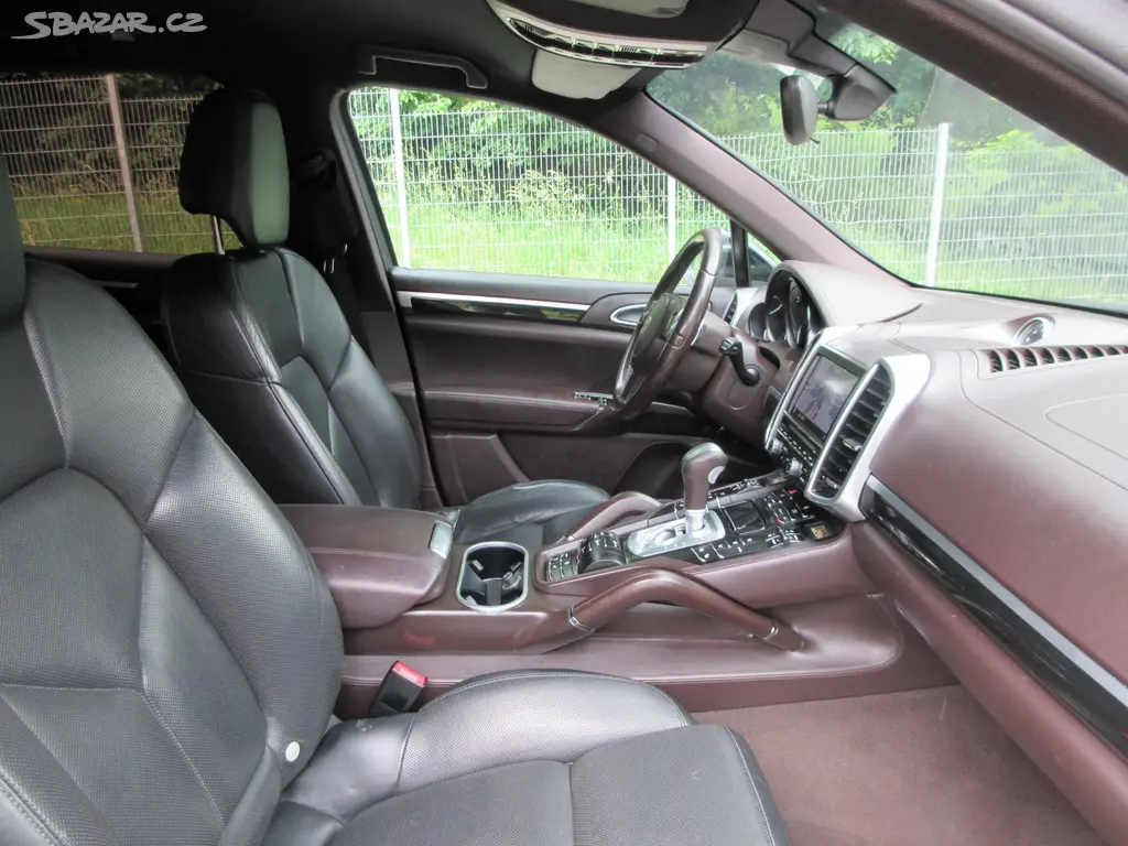 Porsche Cayenne 3.0D, Navi, Kůže, 20ALU - fotka 6