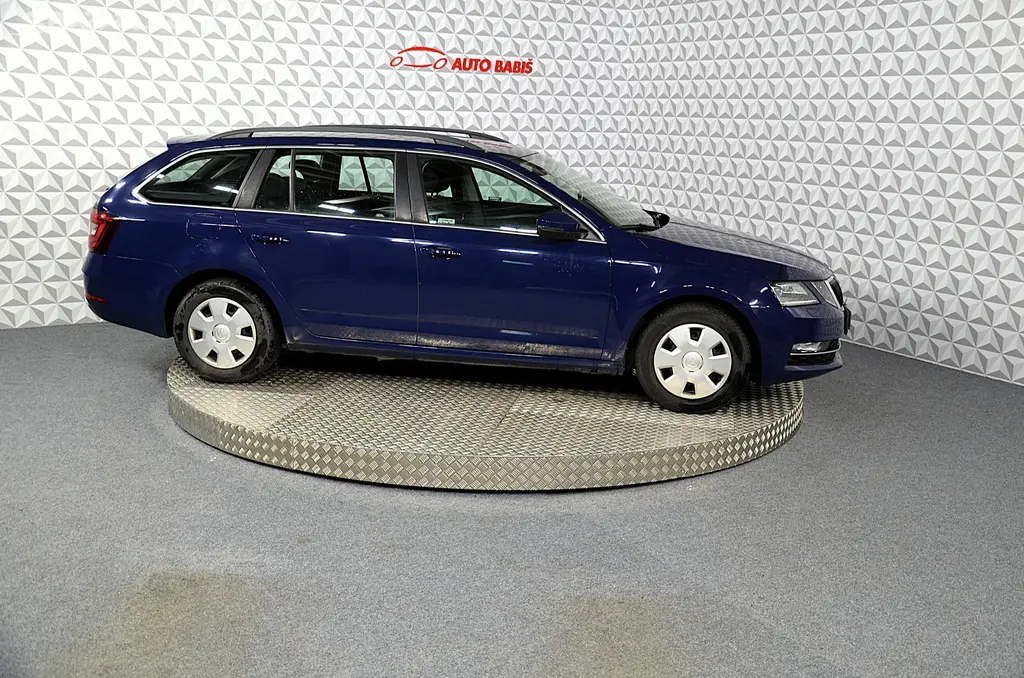 Škoda Octavia, 1.6TDi 85kw Style kombi - fotka 4