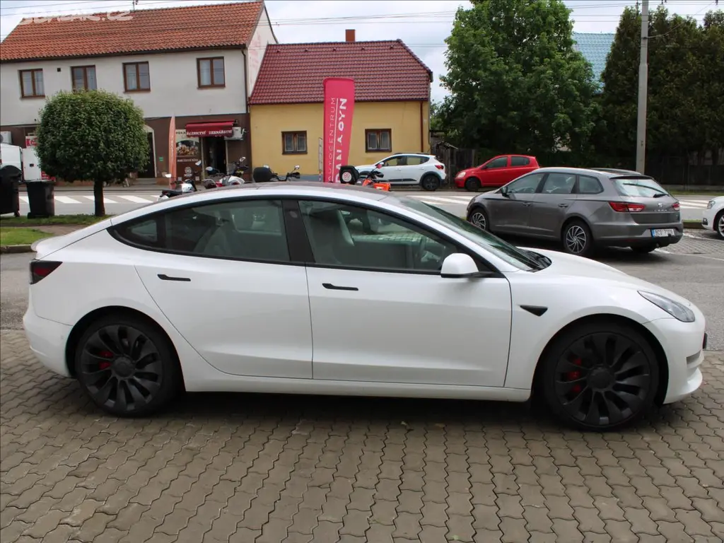 Tesla Model 3, LONG RANGE AWD - fotka 3