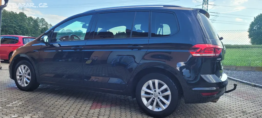 VW Touran 1,4TSi 110kW benzín DSG FuLLeD Allstar - fotka 5
