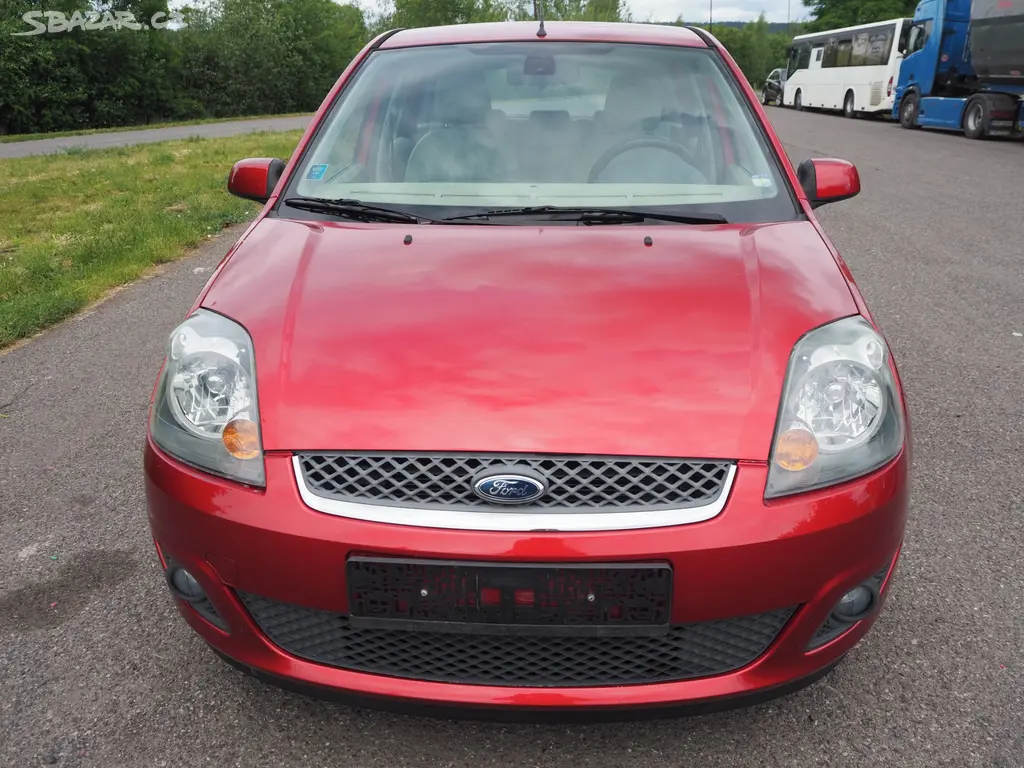 Ford Fiesta 1.4 GHIA INDIVIDUAL, 1 majitel - fotka 2