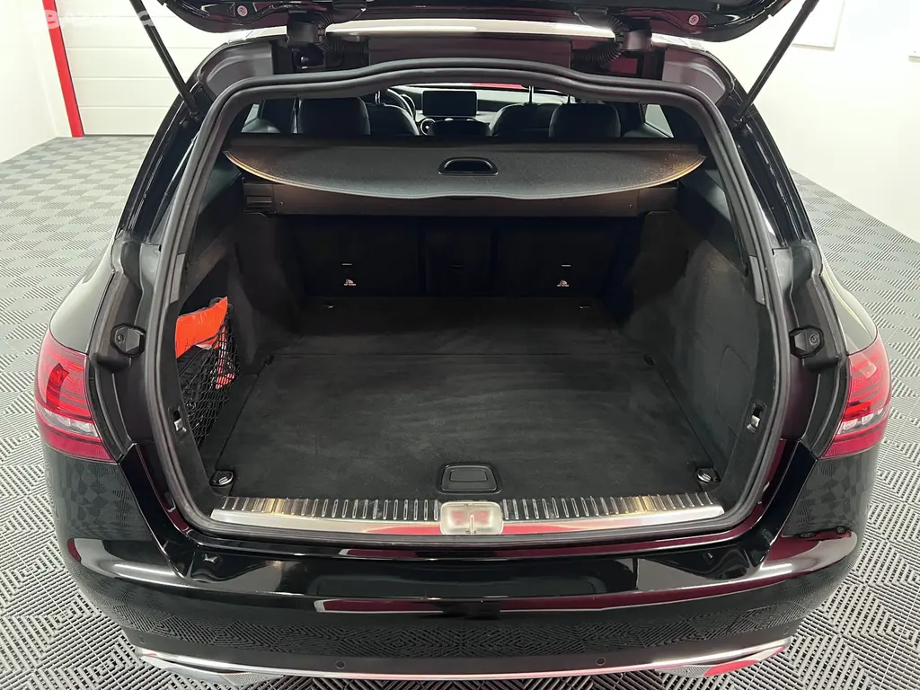 Mercedes-Benz Třídy C, 220d 143 kW 4-Matic Servis - fotka 6
