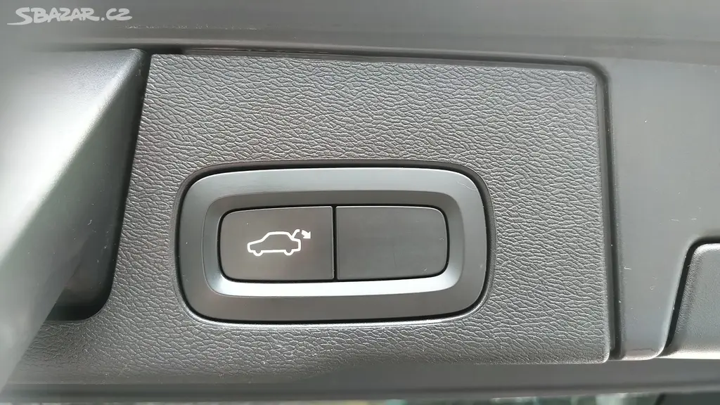 Volvo XC60 2.0D 110kw, r.2020, Momentum Pro - fotka 6