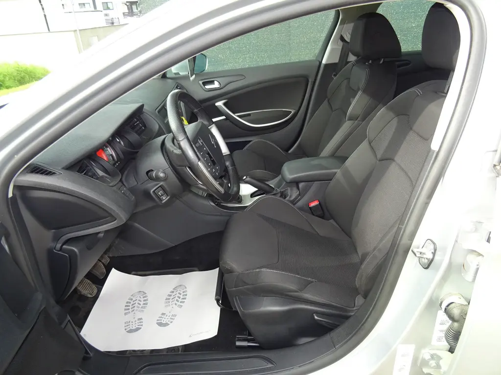 Citroën C5 1,6HDi 2x alu kola, tažné, pěkná výb. - fotka 4
