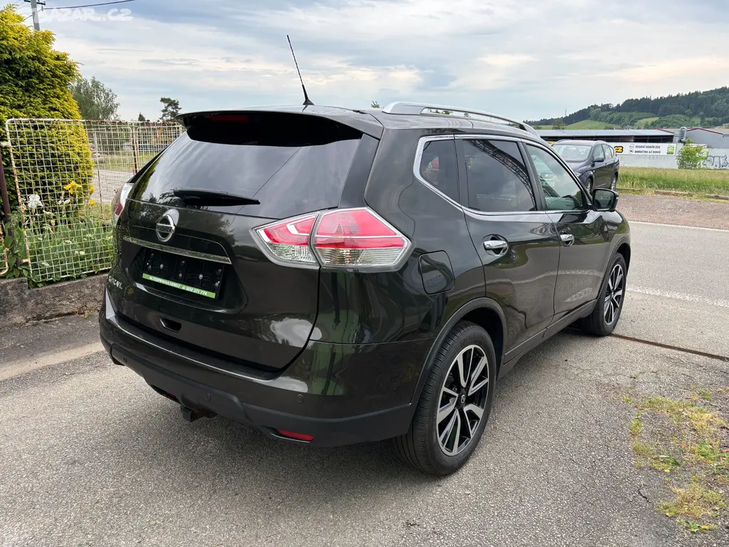 Nissan X-Trail 1.6 benzín - fotka 3