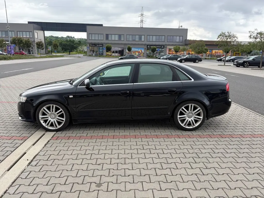 Audi A4 1.6i 75kw klima - fotka 6
