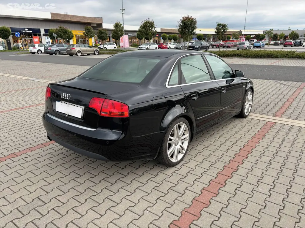 Audi A4 1.6i 75kw klima - fotka 3