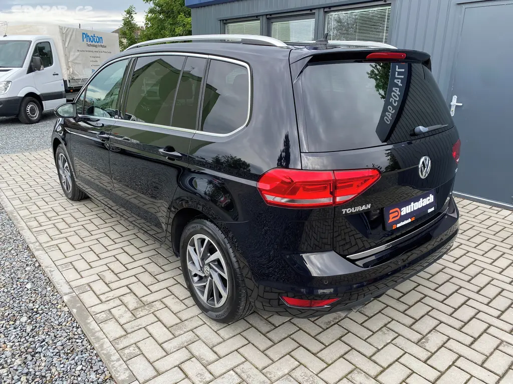 Volkswagen Touran, 1.4 TSI 110kW - 1xMAJ.- 7 MÍST - fotka 3