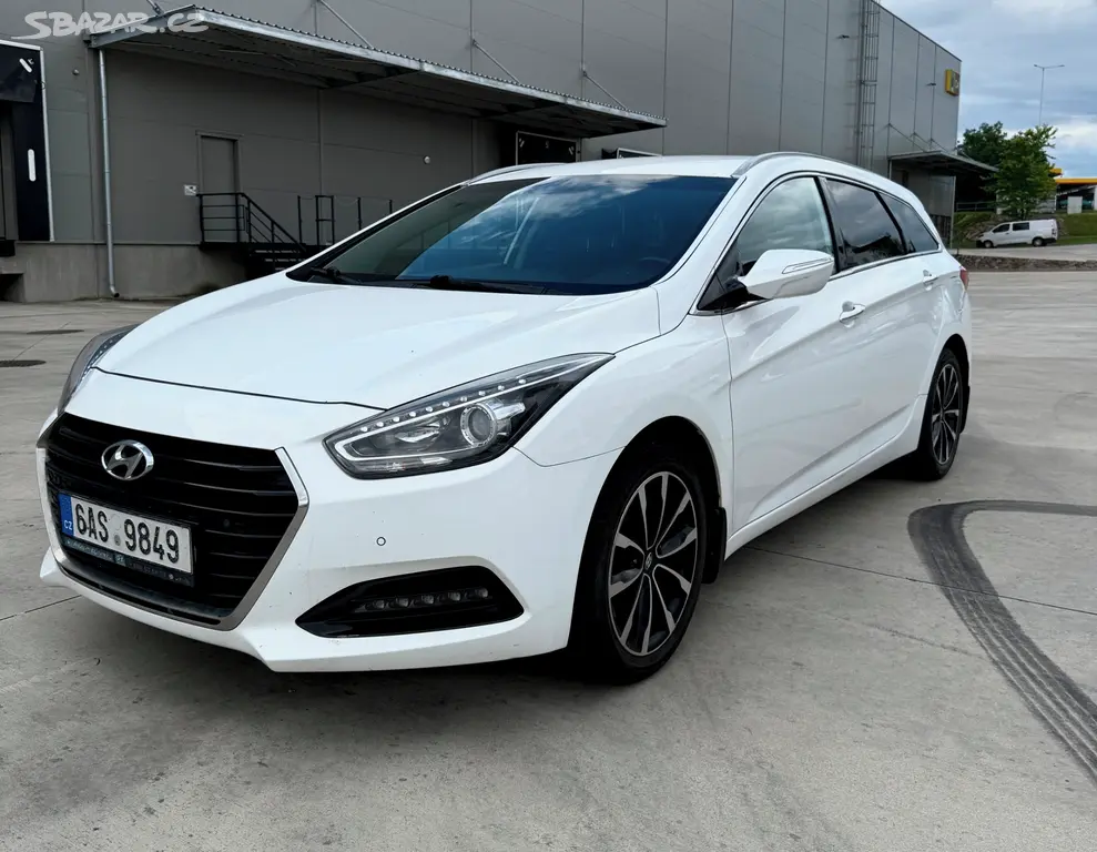 HYUNDAI i40 COMBI 1.7 CRDi 107 kW AUTOMAT