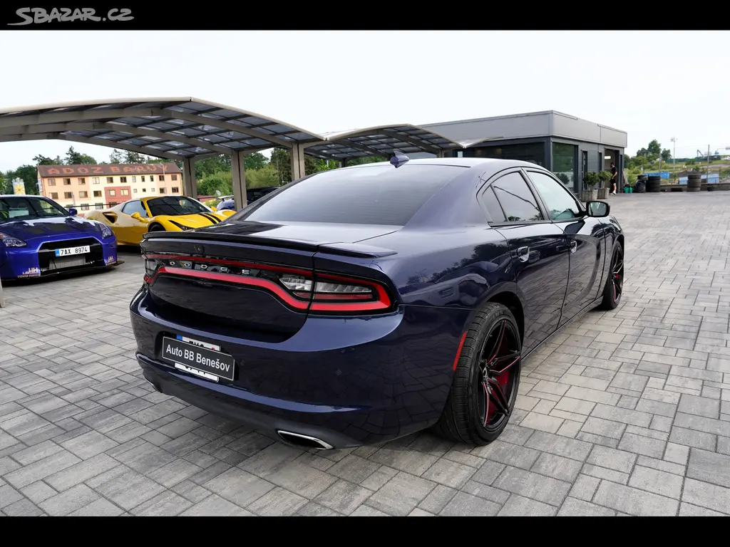 Dodge Charger, 5.7 V8 Hemi/kůže/AT/375 PS - fotka 6