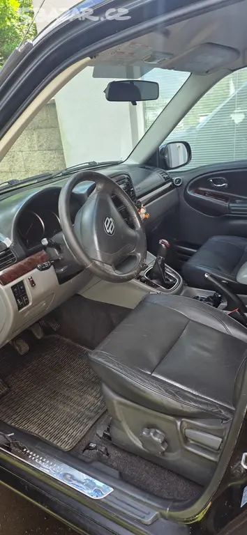 Prodám Suzuki Grand Vitara 2.0Benzin/94 kw - fotka 3