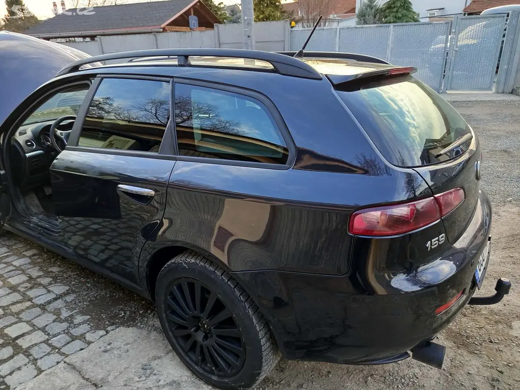 PRODAM ALFA ROMEO SPORTWAGON 1,9 JTDm,110 Kw 2007 - fotka 3