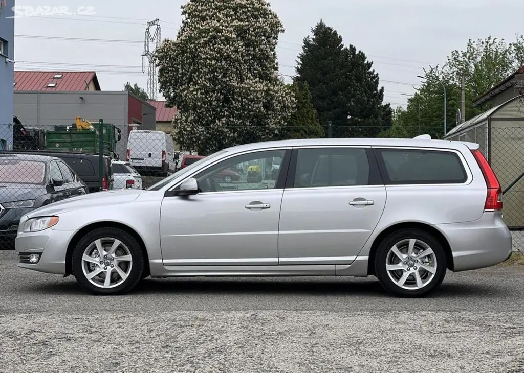 Volvo V70 2.0D D4 AUTOMAT KŮŽE KLIMA automatická - fotka 4