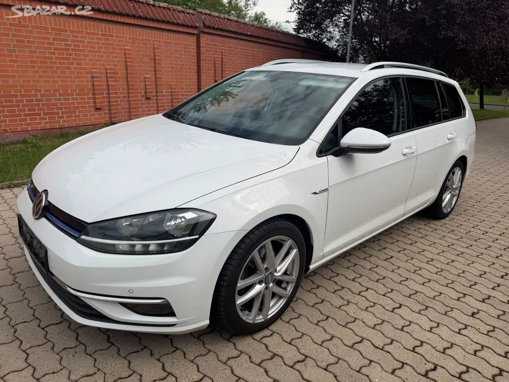 VOLKSWAGEN GOLF 1.5 TSI BLUEMOTION 2019 - fotka 2