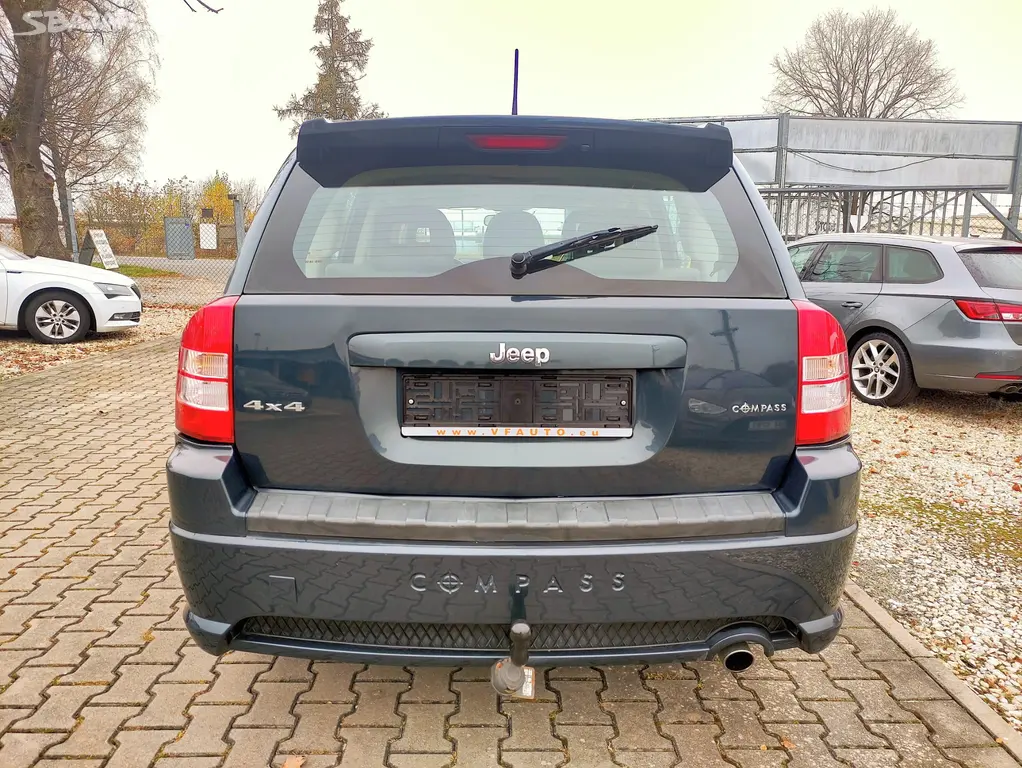 JEEP COMPASS 2.4 i VVT 4x4 SPORT,125KW,ALU,ZÁVĚS - fotka 5