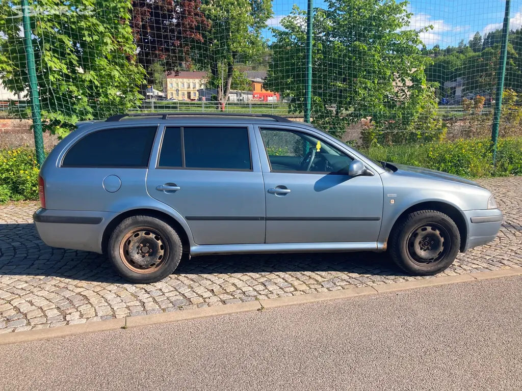 Škoda Octavia 1 1.6 75kw benzin 2003 - fotka 4
