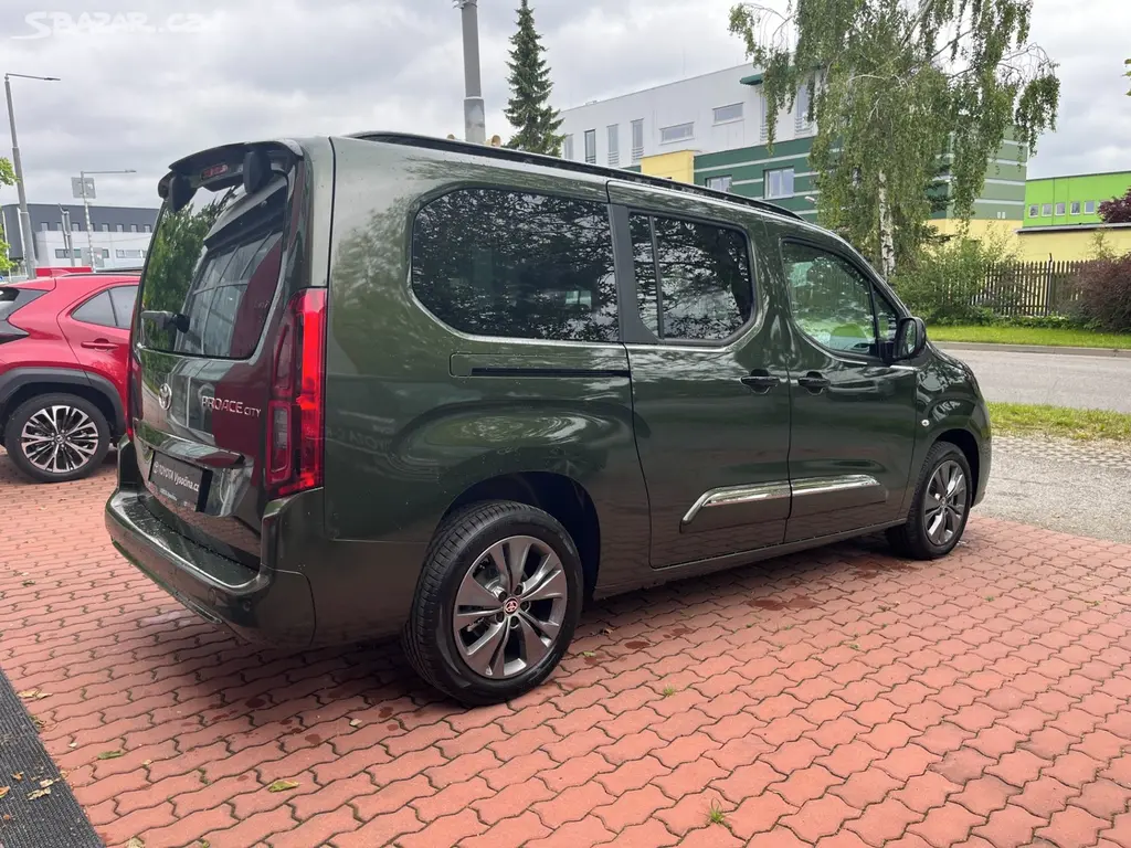Toyota Proace City Verso, L2 - 1.5 nafta 130 koní manuál - fotka 4