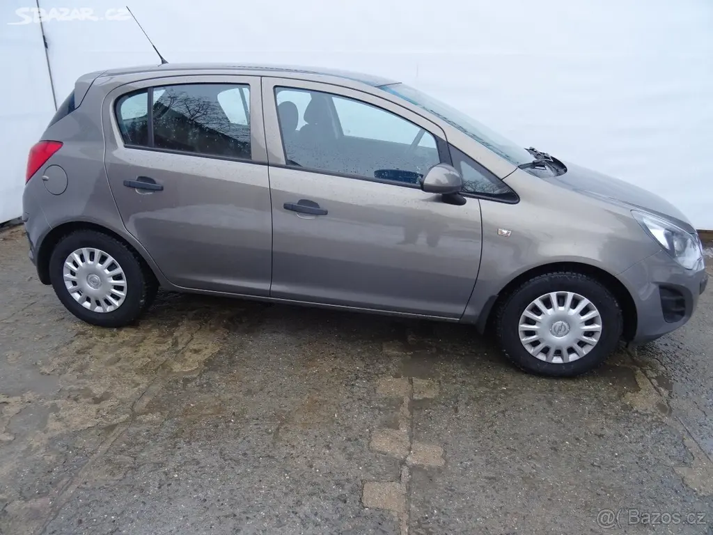 Opel Corsa 1.2i,63kW,1majČR,39tkm,S.kn,klima - fotka 5