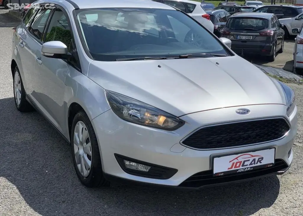 Ford Focus 1.6i PŮVOD ČR KLIMA odp.DPH manuální - fotka 3