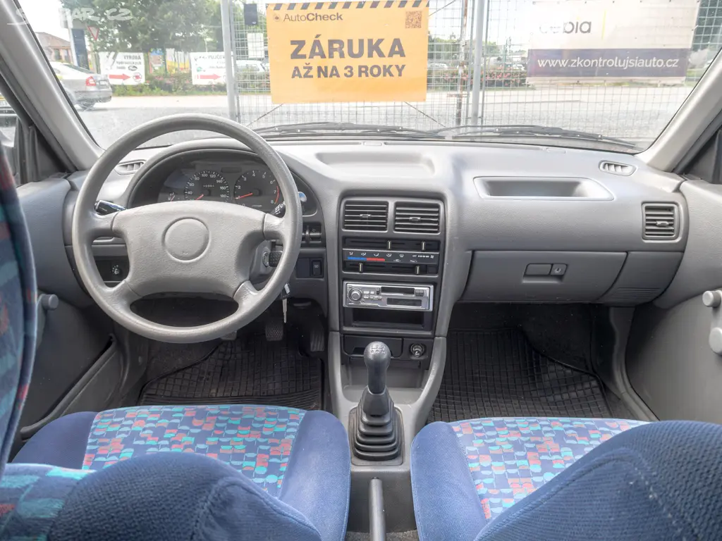 Suzuki Swift ČR 1.0i BEZ KOROZE! - fotka 4