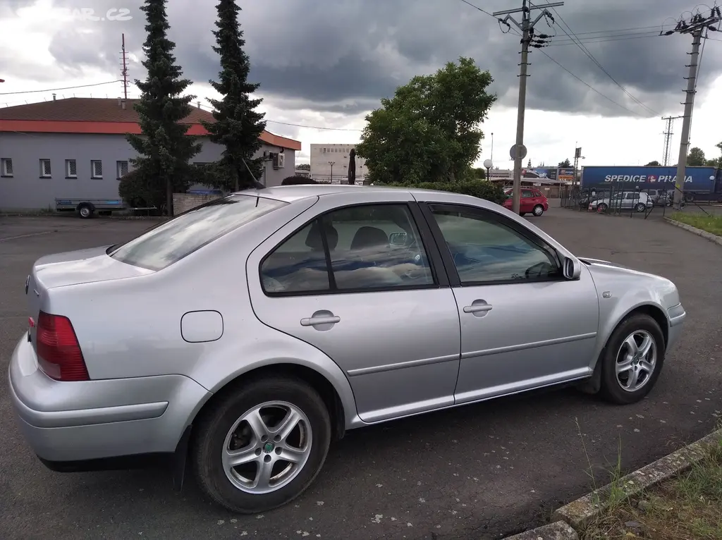 Volkswagen Bora 1.6-81kw - fotka 6