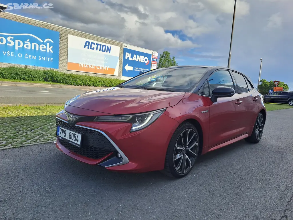 Toyota Corolla, 1.8 HYBRID 1.MAJ EXTRA PĚKNÉ - fotka 3