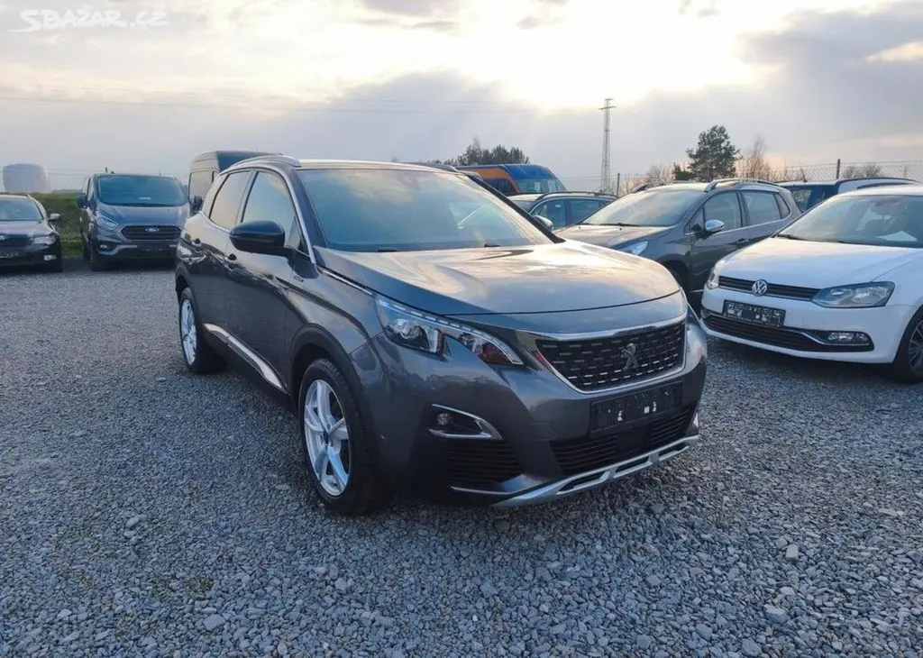 Peugeot 3008 1.2 PT, GT Line, Kůže benzín manuální - fotka 2