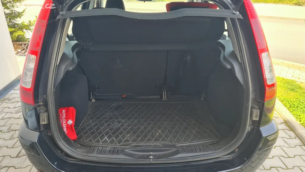 Ford Fusion 1,4i, RV12/2012 s autosedačkou Britax - fotka 4