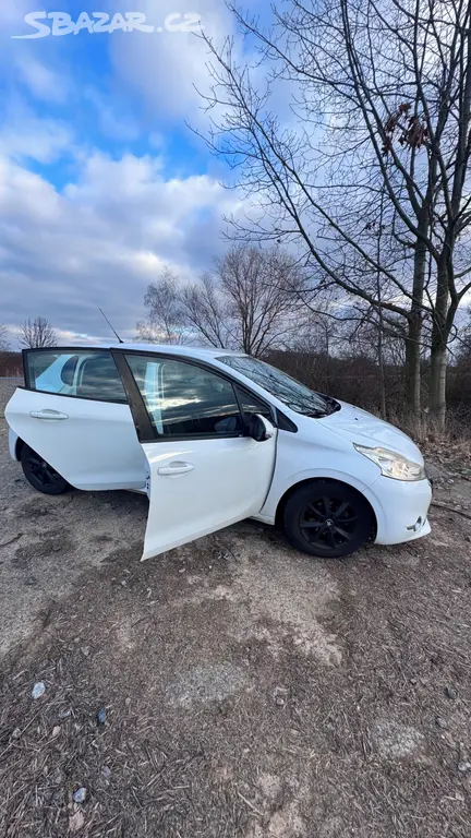 Peugeot 208, 1.4HDI, r.v.2012 - fotka 4
