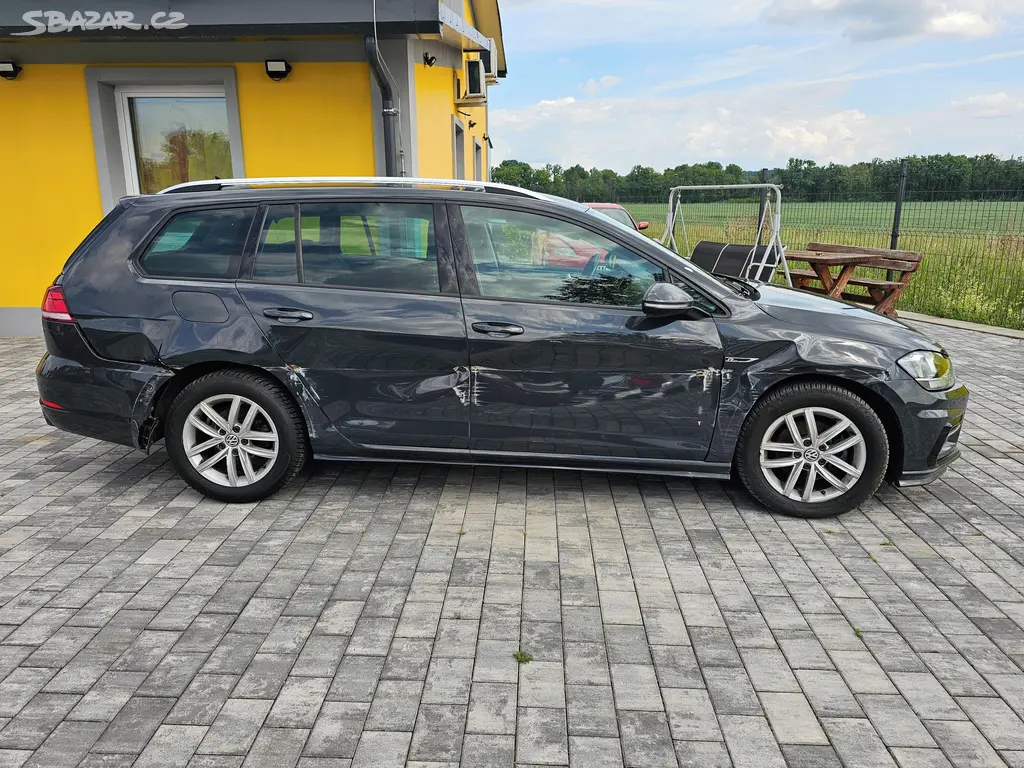 Volkswagen Golf, R line 2.0 TDI 110 KW, DSG - fotka 4